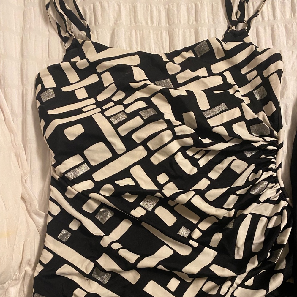 Miraclesuit Black and White Patterned Swimsuit 
Size14